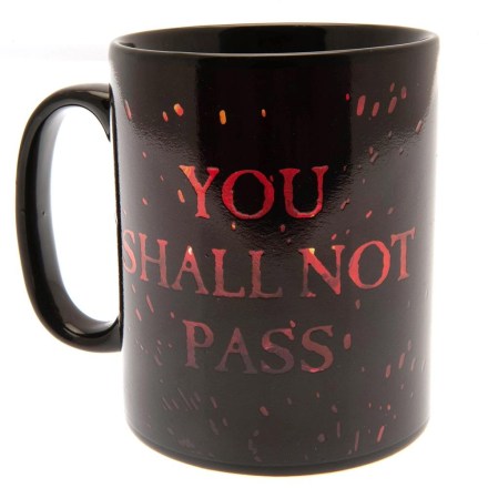 The-Lord-Of-The-Rings-Heat-Changing-Mega-Mug-Shall-Not-Pass-1